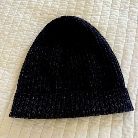P r a d a  Beanie Authentic - Picture 2 of 5